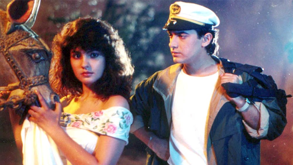 তবে, রোম্যান্টিক-কমেডি ঘরানার এই ছবির গল্পে ১৯৩৪ সালে মুক্তি পাওয়া ‘ইট হ্যাপেন্ড ওয়ান নাইট’ ছবির মূল চিত্রনাট্যের ছাপ পাওয়া গিয়েছে। পরে ‘দিল হ্যায় কে মানতা নেহি’ ছবিটির তামিল রিমেক ‘কড়াই রোজাভে’ এবং কন্নড় রিমেক ‘হুদুগাতা’ বানানো হয়।