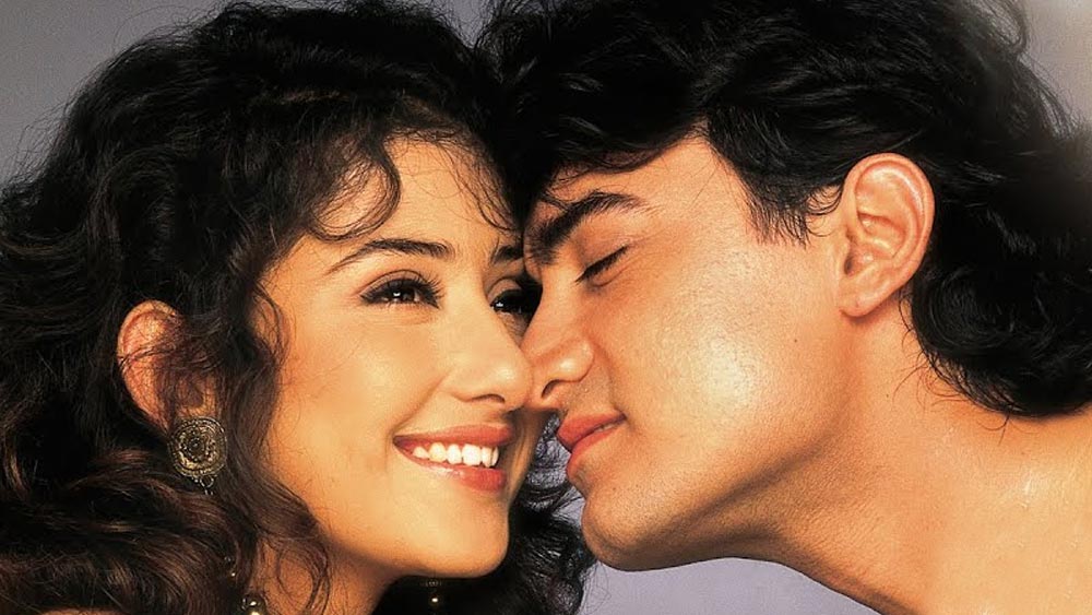 একই বছরেই আমির খান অভিনীত ‘অকেলে হম অকেলে তুম’ ছবিটি প্রেক্ষাগৃহে মুক্তি পায়। অভিনেত্রী মনীষা কৈরালাকে আমিরের বিপরীতে অভিনয় করতে দেখা গিয়েছে। রোম্যান্টিক ড্রামা ঘরানার এই ছবির পরিচালনার দায়িত্বে ছিলেন মনসুর খান।