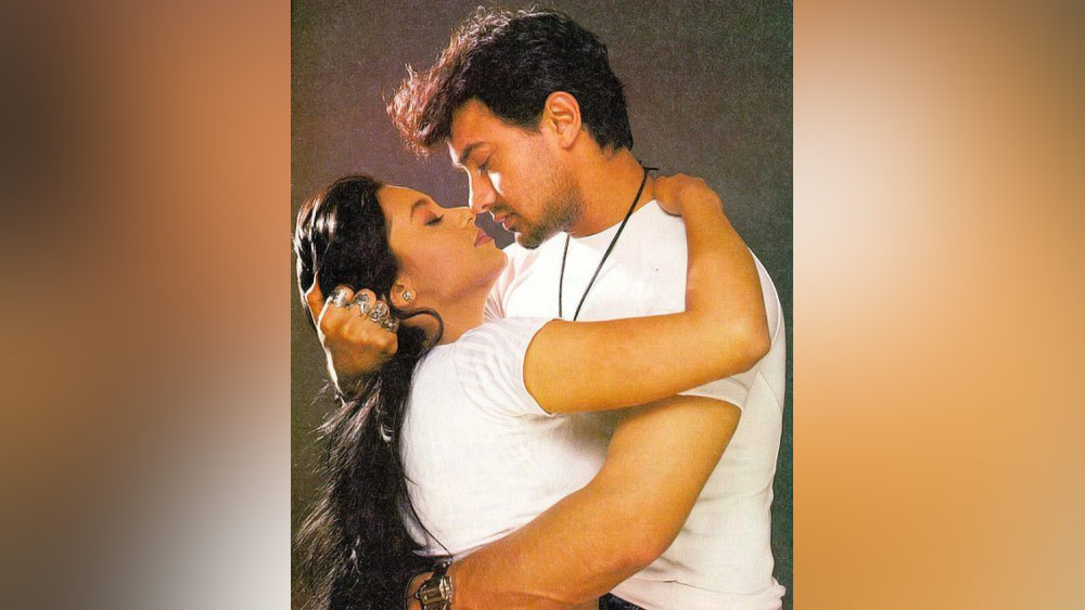 কিন্তু, ‘কব্জা’ ছবিটিও ‘অন দ্য ওয়াটারফ্রন্ট’ নামে একটি হলিউড ছবির অনুপ্রেরণায় বানানো হয়েছে। এলিয়া কাজান পরিচালিত এই ছবিটি ১৯৫৪ সালে মুক্তি পায়। ঘটনাচক্রে, এই ছবির ছাপ ‘গুলাম’-এও দেখা যায়।