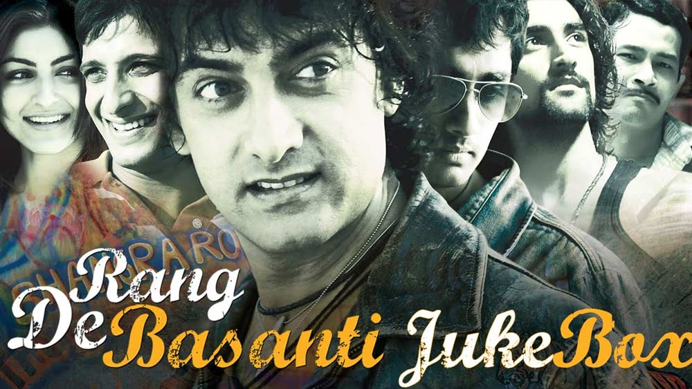 ২০০৬ সালে মুক্তি পেলেও আজও ‘রং দে বসন্তি’ ছবিটি দর্শকদের প্রিয় ছবির মধ্যে একটি। শুধু আমির নন, ওয়াহিদা রহমান, সোহা আলি খান, অতুল কুলকার্নি, আর মাধবন-সহ বলিউডের বহু তারকা এই ছবিতে অভিনয় করেন।