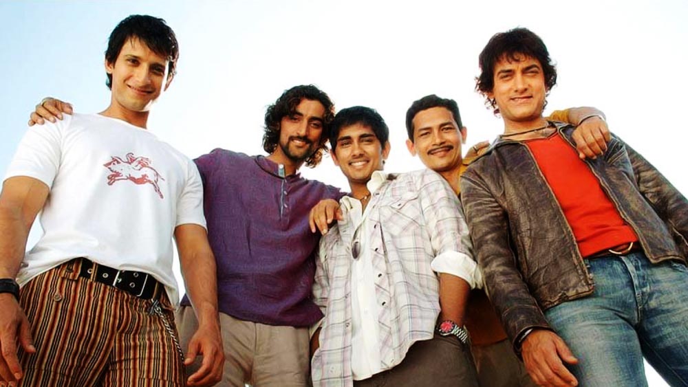 ১৯৪৮ সালে ‘অল মাই সন্স’ এবং ১৯৮৯ সালে মুক্তি পাওয়া ‘জিসাস অব মন্ট্রিওল’— হলিউডের এই দু’টি ছবি থেকে অনুপ্রেরিত হয়ে ‘রং দে বসন্তি’ বানানো হয়।