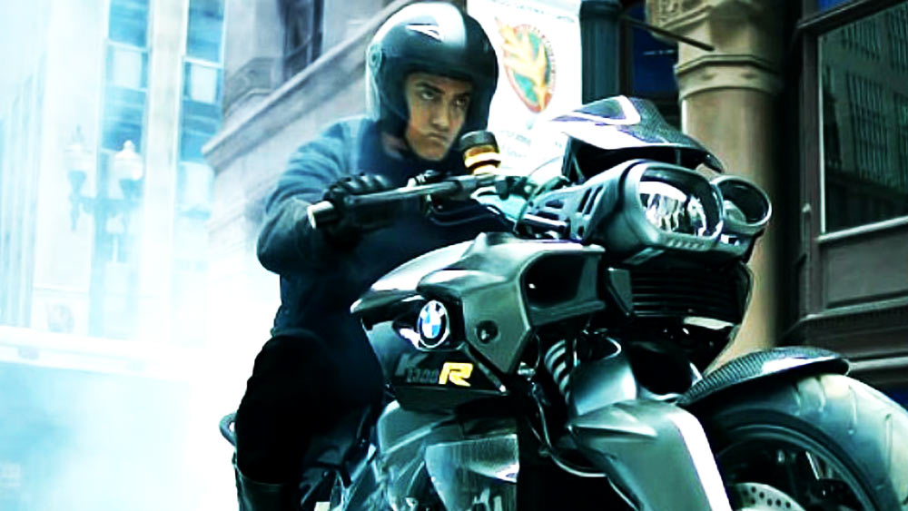 মূল গল্প অনুযায়ী, এই ছবির শেষে কাহিনি এক নতুন মোড় নেয়। নোলান পরিচালিত ‘প্রেস্টিজ’ ছবির অনুকরণেই নিজের ছবিতে এই বদল আনেন বিজয়। 