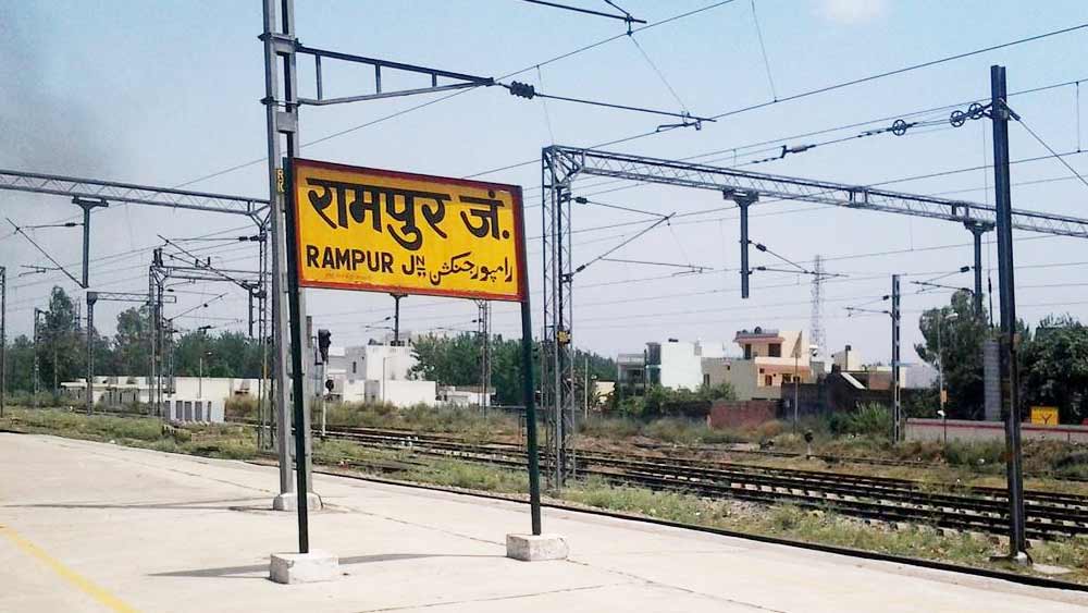 এই ঘটনার পর আর পড়াশোনা চালাতে পারেননি ওই মহিলা। নারকীয় ঘটনার স্মৃতি ঢাকতে মহিলার পরিবার রামপুর জেলায় চলে যায়।  এর পর ২০০০ সালে মহিলার বিয়ে হয়। তাঁর দ্বিতীয় সন্তান হয়। ভেবেছিলেন, অতীত ভুলে নতুন করে তাঁর জীবন শুরু হয়েছে। কিন্তু ভাগ্যে সুখ বেশি দিন টিকল না। 