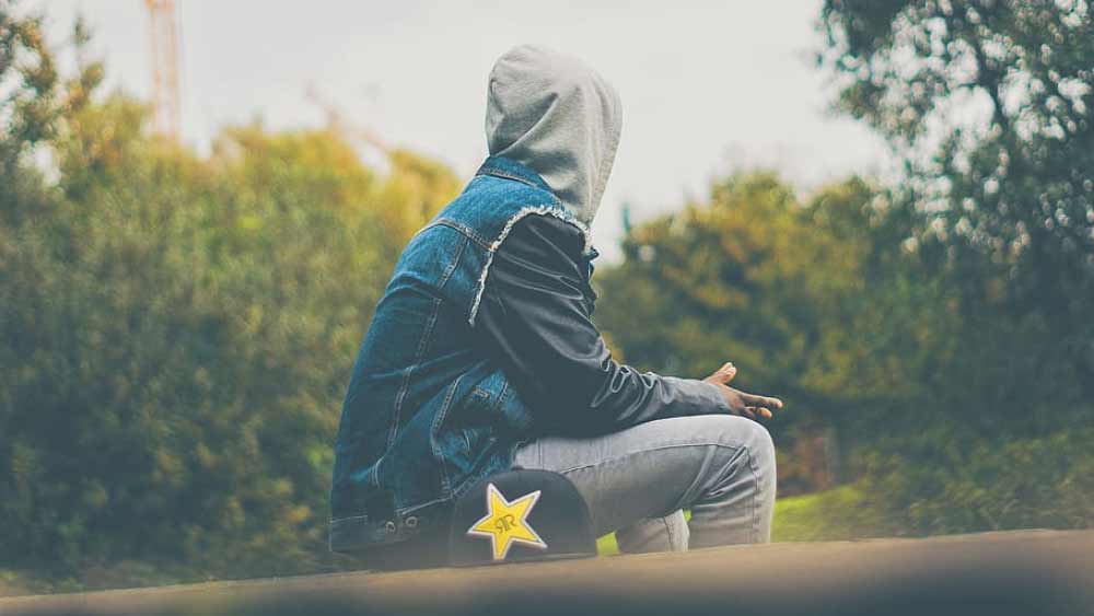 মায়ের সঙ্গে যে অন্যায় হয়েছে, তার বিরুদ্ধে রুখে দাঁড়াতে হবে। অভিযুক্তদের সাজা দিতে হবে। সুবিচারের জন্য মাকে নিয়ে লড়াই শুরু করেন তিনি। 