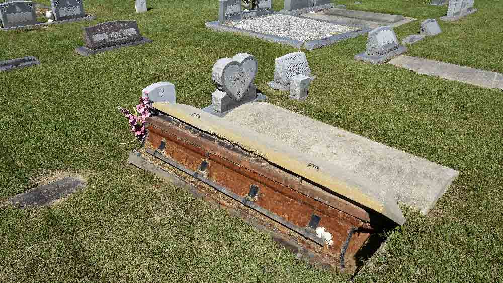 ডানবারের বোন থাকতেন পাশের শহরে। দুই বোনের মধ্যে সখ্য ছিল প্রবল। সেই কারণে তাঁকে ডানবারের আকস্মিক মৃত্যুর বিষয়ে অনেক দেরিতে জানানো হয়েছিল।