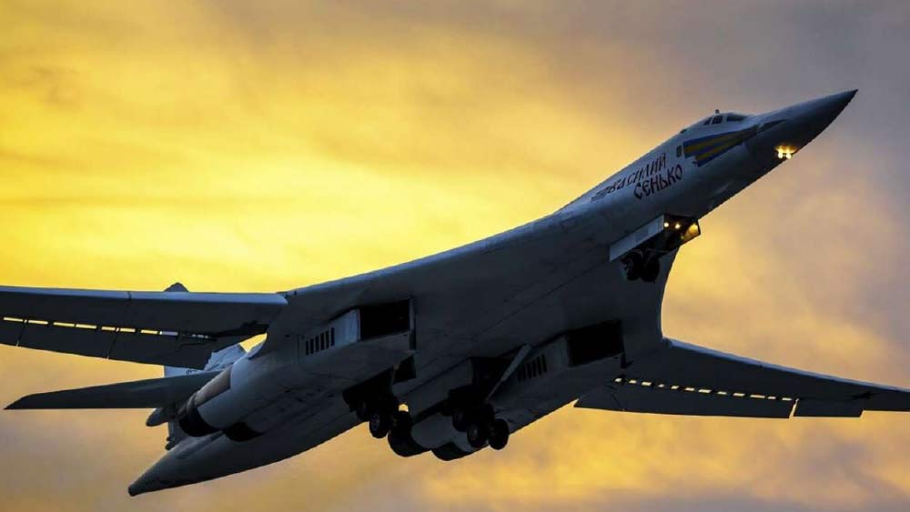 ১৯৮১ সালে বিমানটিকে পরীক্ষামূলক ওড়ানোর পর ১৯৮৭ সালে তৎকালীন সোভিয়েত ইউনিয়নের বায়ুসেনায় অন্তর্ভুক্ত করা হয়। সব রকম আবহাওয়ায়, যে কোনও পরিস্থিতি এবং যে কোনও ভৌগোলিক অবস্থানে এই বিমান উড়তে পারে।