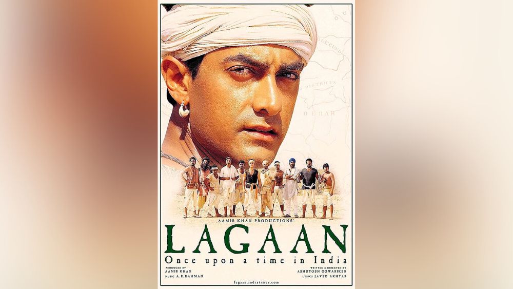 ‘লগান’:  দেশাত্মবোধক ছবির তালিকায় রয়েছে আমির খান অভিনিত এই ছবিটিও। পরিচালক আশিতোষ গোয়ারিকর। বিদেশি ভাষার ছবির দৌড়ে সেরা পাঁচে জায়গা করে নিয়েছিল সারা দেশে ঝড় তোলা এই সিনেমাটি। এই সিনেমার গান থেকে সকলের অভিনয় দর্শকের মন কেড়েছিল এক নিমেষে। একই সঙ্গে এই ছবি দেশের এক কঠিন বাস্তবকে তুলে ধরেছিল। 