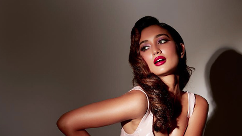 এর পর ‘ক্যাসানোভা’ গানের ভিডিয়োতে আবার আকাঙ্ক্ষাকে অভিনয় করতে দেখা যায় টাইগারের সঙ্গে।