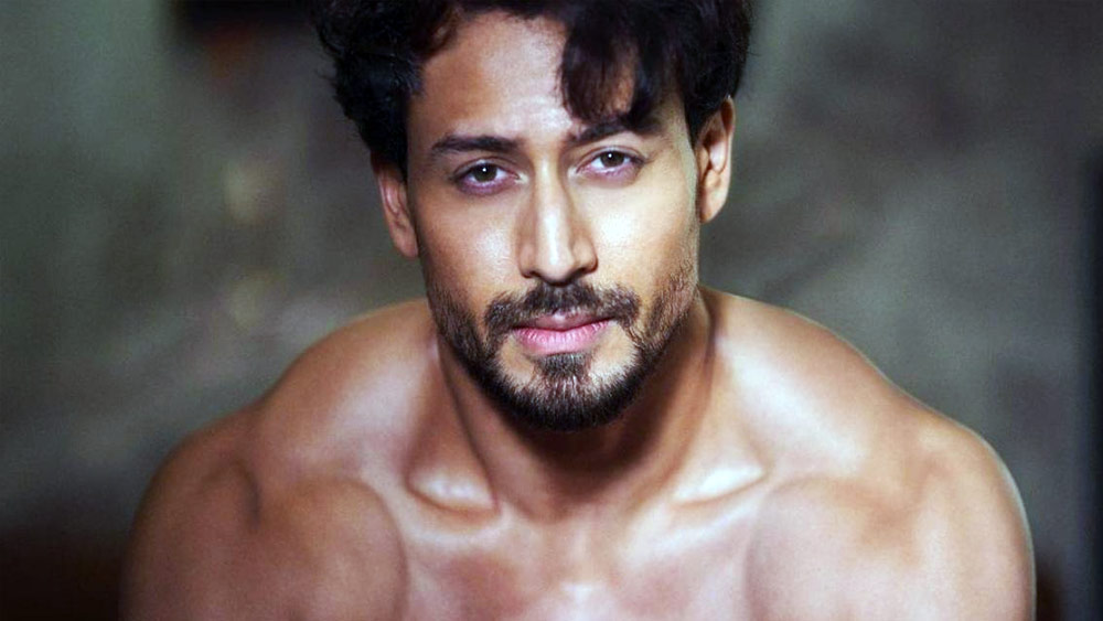 এক সাক্ষাৎকারে টাইগারকে আকাঙ্ক্ষার সঙ্গে তাঁর সম্পর্ক নিয়ে জিজ্ঞাসা করা হলে তা পুরোপুরি অস্বীকার করেন অভিনেতা। টাইগার বলেন, ‘‘এই কথা সত্যি নয়।’’ যদিও দিশার সঙ্গে তাঁর বিচ্ছেদের ব্যাপারে প্রশ্ন করলে নীরব থাকেন টাইগার।