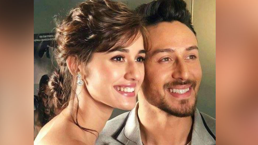 তবে, দিশাকে এখনও টাইগারের বাড়িতে যেতে দেখা যায়। মাঝেমাঝে দু’জনকে একসঙ্গে শরীরচর্চা করতেও দেখা গিয়েছে বলে কোনও কোনও সূত্রের দাবি।