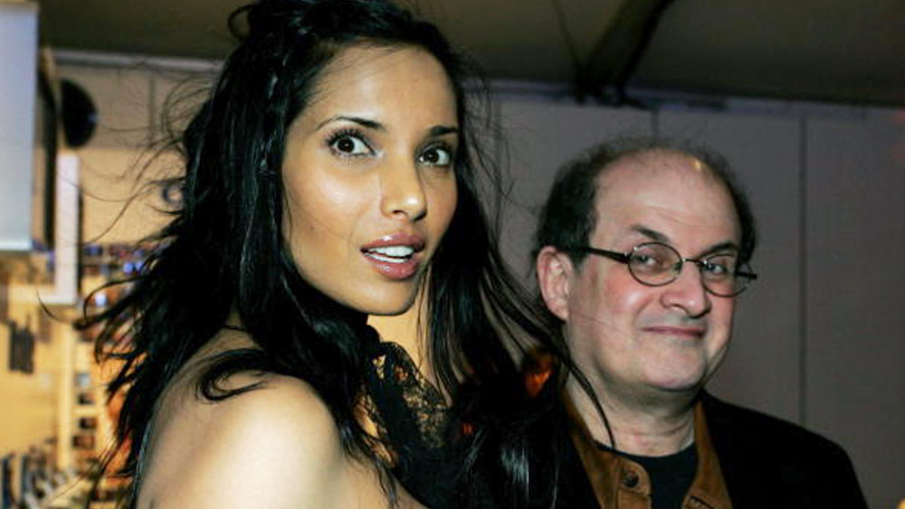 ১৯৯৭ সালে সলমন বিয়ে করেন এলিজাবেথ ওয়েস্টকে। ২০০৪ সালে তাঁর সঙ্গেও বিচ্ছেদ ঘটে। এর পরেও বিবাহবন্ধনে আবদ্ধ হন সলমন। ২০০৪ সালে আমেরিকার ভারতীয় বংশোদ্ভূত অভিনেত্রী এবং মডেল পদ্মা লক্ষ্মীকে বিয়ে করেন। এই বিয়েও ভাঙে ২০০৭-এ। (সঙ্গের ছবিটি রুশদি এবং তাঁর চতুর্থ স্ত্রী পদ্মা লক্ষ্মীর)