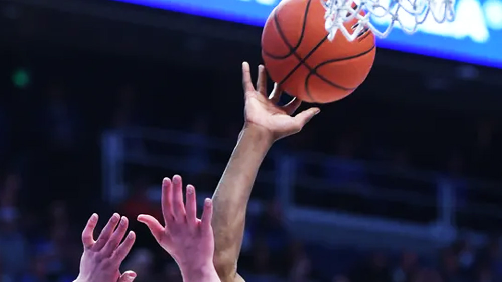 বন্ধুদের মৃতদেহগুলি দেখে সে নিজেকে ঠিক রাখতে পারেনি। কান্নায় ভেঙে পড়েছিল। এই ঘটনার পর থেকে মনমরা থাকতে ডেভিড। সে-ই ছিল পার্পল এস বাস্কেটবল দলের এক মাত্র জীবিত সদস্য।