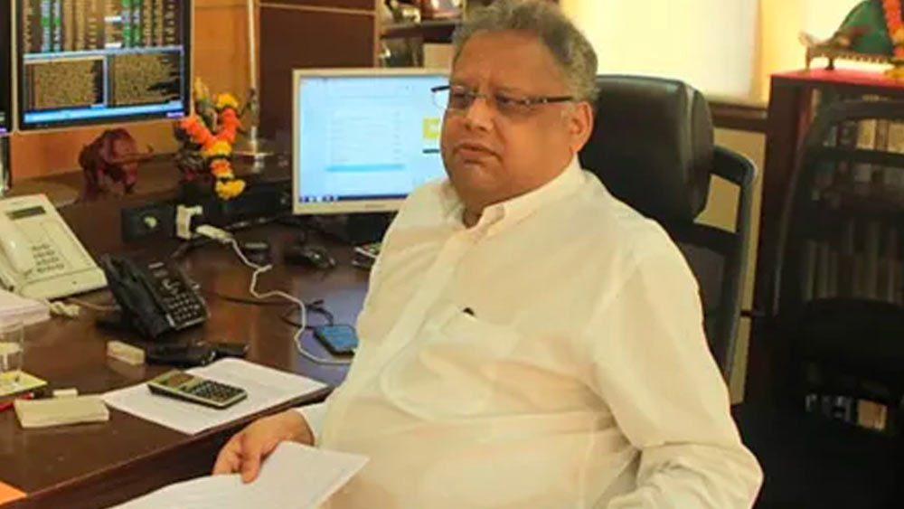 ২০২২ সালের জুলাই মাস পর্যন্ত রাকেশের মোট সম্পত্তির পরিমাণ ৫৩০ কোটি ডলার। ভারতীয় মুদ্রায় প্রায় ৪২ হাজার ৪০০ কোটি টাকা। 