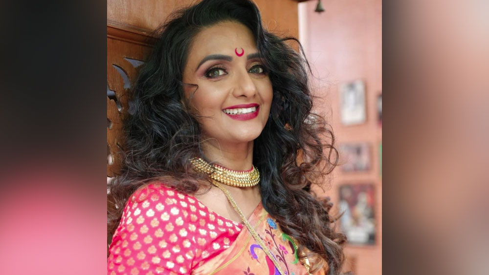 মরাঠি অভিনেতা সিদ্ধার্থ রায়ের সঙ্গে বিবাহবন্ধনে আবদ্ধ হন শান্তিপ্রিয়া। মরাঠি ছবিতেও কাজ করেছেন তিনি।