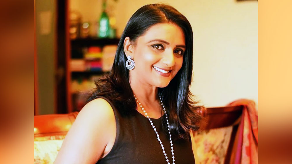 বিয়ের পর নিজের সংসার নিয়েই ব্যস্ত হয়ে পড়েন শান্তিপ্রিয়া। ধীরে ধীরে বড়পর্দা থেকে নিজেকে সরিয়ে এনে ছোটপর্দায় অভিনয় করা শুরু করেন তিনি।