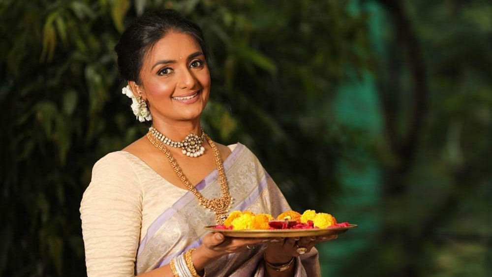 কোরিওগ্রাফার সন্দীপ সোপারকরের সঙ্গে ডেট করছেন তিনি। সংবাদ সংস্থা সূত্রের তথ্য অনুযায়ী, একটি অনুষ্ঠানে আলাপ হয় দু’জনের। তার পর থেকেই শান্তিপ্রিয়া ও সন্দীপের সম্পর্ক গভীর হতে থাকে।