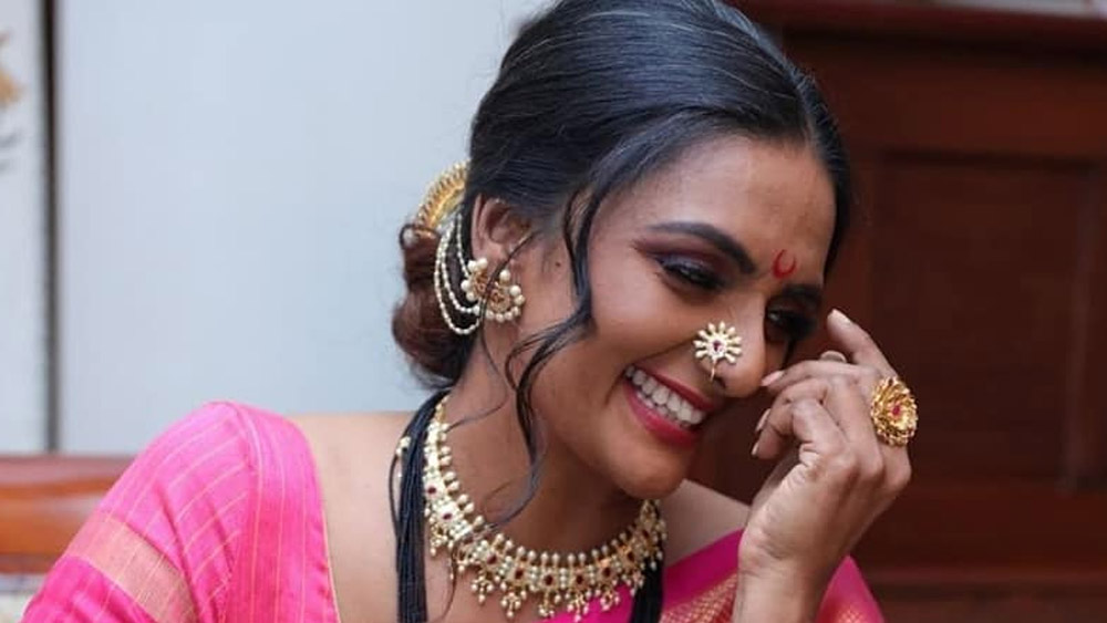 এখন কি তবে চার হাত এক হওয়ার অপেক্ষায় রয়েছেন দু’জন?  যদিও সেই বিষয়ে কিছু জানাননি শান্তিপ্রিয়া। তবে, দর্শকদের সঙ্গে আরও একটি সুখবর ভাগ করে নিয়েছেন তিনি।