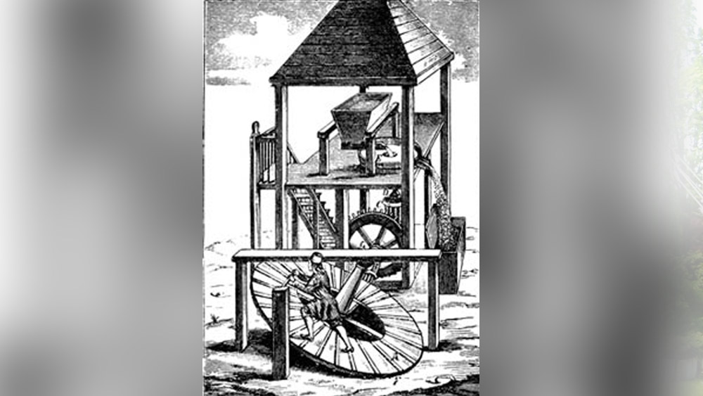 ভারী জিনিসপত্র তোলার ক্রেনজাতীয় যন্ত্রে কপিকলের বদলে ট্রেডহুইল ঢুকিয়ে দিয়েছিলেন রোমানরা। এতে সে ধরনের জিনিসপত্র তোলাটা বেশ সহজ হয়ে ওঠে। ট্রেডহুইলের ব্যাস এতটাই বড় ছিল যে তাতে আস্ত মানুষ ঢুকে পড়তে পারতেন। এ ভাবে কম সংখ্যক শ্রমিক দিয়ে বেশি ওজনের জিনিসপত্র তোলায় সুবিধা হত।