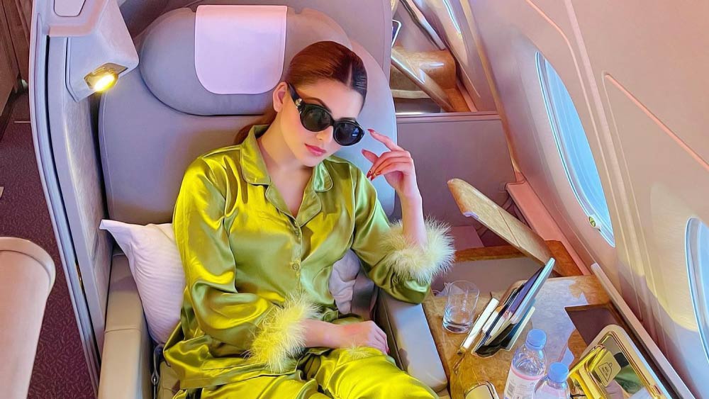 এর পরই আসরে নামেন অভিনেত্রী। পাল্টা ইনস্টাগ্রামে পোস্ট করে লেখেন, ‘ছোটু ভাইয়া, তুমি ব্যাট-বল খেলো। আমি কোনও মুন্নি (বাচ্চা মেয়ে) নই যে, তোমার সঙ্গে জড়িয়ে নাম খারাপ করব। রাখি উৎসব ভাল কাটুক। আরপি ছোটু ভাইয়া। চুপ করে আছি বলে সুযোগ নিতে যেও না।’