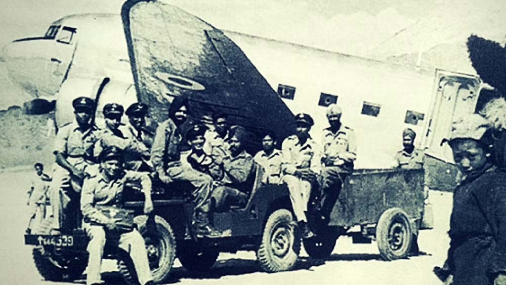 ১৯৪৮ সালের ১৬ ফেব্রুয়ারি ডোগরা রেজিমেন্টের দ্বিতীয় ব্যাটালিয়ন পায়ে হেঁটে শ্রীনগর থেকে জোজিলার দিকে যাত্রা শুরু করেছিল। তাঁদের সঙ্গী ছিলেন সোনম। ৮ মার্চ তাঁরা সকলে লেহ-তে পৌঁছন। তার পরেই তিনি এয়ারস্ট্রিপ নির্মাণের প্রকল্প শুরু করেন।