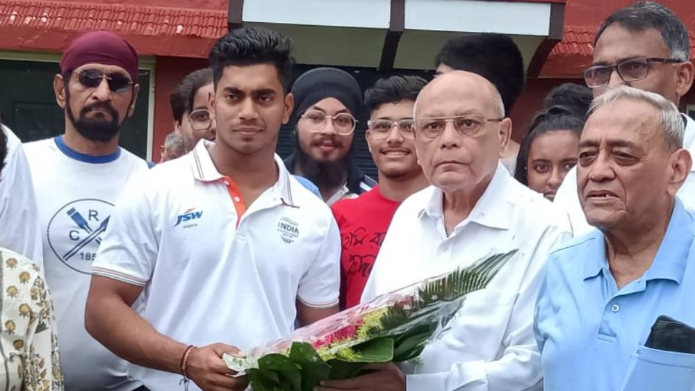 সম্বর্ধনা জানানো হল অচিন্ত্যকে