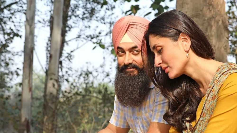 সম্প্রতি প্রেক্ষাগৃহে মুক্তি পেয়েছে ‘লাল সিংহ চড্ডা’। এই ছবি নিয়ে বিতর্ক লেগেই রয়েছে। বয়কটের তালিকাতেও যুক্ত হয়েছে এই ছবি। অভিনেত্রী করিনা কপূর খান এই প্রসঙ্গে জানিয়েছেন, বহু মানুষের পরিশ্রমের ফল এই ছবি। আড়াই বছর ধরে ছবি মুক্তির আশায় দিন গুনেছেন তাঁরা। তাই তাঁদের জন্য ছবিটি দেখে আসার অনুরোধ করেছিলেন অভিনেত্রী।