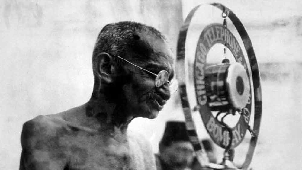 এ ভাবেই আত্মপ্রকাশ ঘটল ‘শিকাগো রেডিয়ো’র। এর পরের দু’দশকে লাউডস্পিকারের সমার্থক হয়ে গেল ‘শিকাগো রেডিয়ো’।