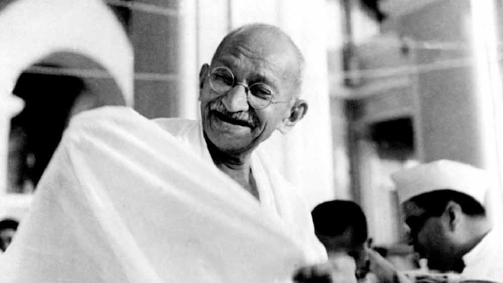 পরবর্তী সময়ে কংগ্রেসের সভার জন্য গোটা দেশে ১০০টি এমন যন্ত্রের ব্যবস্থা করেছিলেন নানিক। কিরণের কথায়, ‘‘ভারতে ঘোষণা যন্ত্রের (পাবলিক অ্যাড্রেস সিস্টেম) পথিকৃৎ ছিলেন তিনি।’’