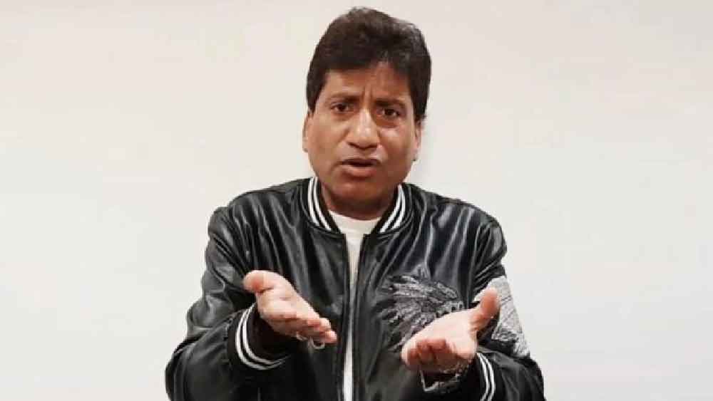 ২০২২-র ১০ অগস্ট ট্রেডমিলে দৌড়তে দৌ়ড়তে রাজু অসুস্থ হয়ে পড়েন। তাঁর এমআরআই রিপোর্ট জানাচ্ছে তিনি ভাল নেই। রিপোর্ট অনুযায়ী তাঁর মস্তিষ্কের স্নায়ু ক্ষতিগ্রস্ত হয়েছে। চিকিৎসকরা চেষ্টা করছেন, যাতে দ্রুত তাঁর শারীরিক অবস্থার উন্নতি হয়। তবে তাঁরা এ-ও জানিয়েছেন, আগামী ১০ দিন খুবই গুরুত্বপূর্ণ। কারণ সঙ্কটজনক অবস্থা কাটিয়ে উঠতে সময় লাগতে পারে ১০ দিনেরও বেশি।