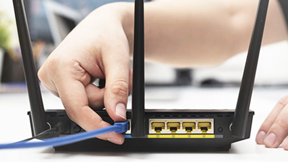 জারেদ সিদ্ধান্ত নিলেন, তিনি নিজেই একটি ব্রডব্যান্ড তৈরি করবেন। তাঁর পরিকল্পনা অনুযায়ী, ঠিকাদারের সঙ্গে ব্রডব্যান্ডের জন্য প্রয়োজনীয় ফাইবার নেটওয়ার্কের চুক্তি করেন তিনি। মাটির নীচে ৬ ফুট থেকে ২০ ফুট পর্যন্ত ফাইবার কেবলগুলি লাগানোরও ব্যবস্থা করে ফেলেন তিনি।