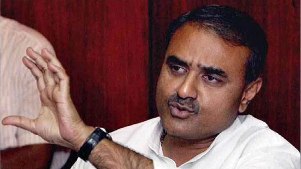 ১৯৯১ সালের লোকসভা ভোটে কংগ্রেস প্রার্থী হিসেবে জয়লাভ করেন প্রফুল্ল। পরেও দু’বার সাংসদ হন। একাধিক মন্ত্রকের মন্ত্রী ছিলেন। ২০০০ সালে রাজ্যসভার সাংসদ হন।