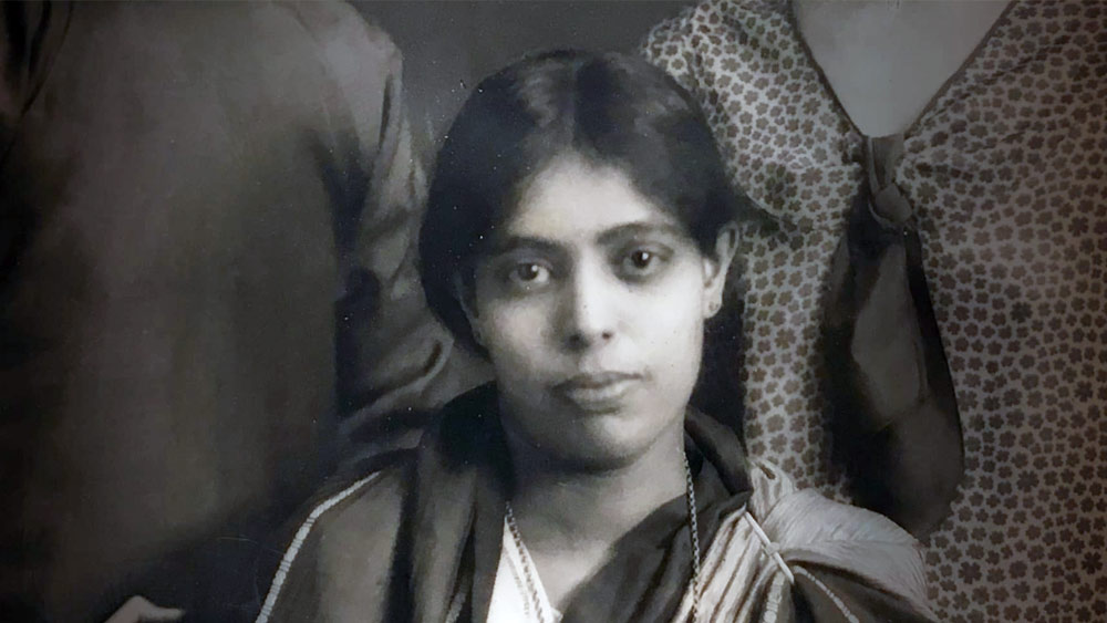 ১৯৪৬ সালে নরফোকের ইনস্টিটিউট ছেড়ে লন্ডনের রয়্যাল হর্টিকালচারাল সোসাইটিতে যোগ দেন জানকী। সে সময় তিনিই ছিলেন ওই ইনস্টিটিউটের প্রথম বেতনভোগী মহিলা সদস্য।