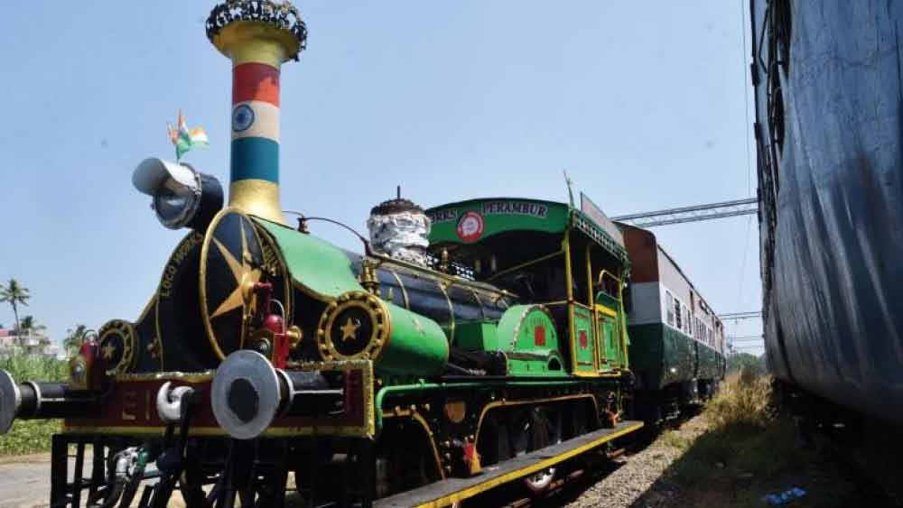 সেই বছরই স্বাধীনতা দিবসে চেন্নাই সেন্ট্রাল থেকে অভদি স্টেশন পর্যন্ত চালানো হয়।