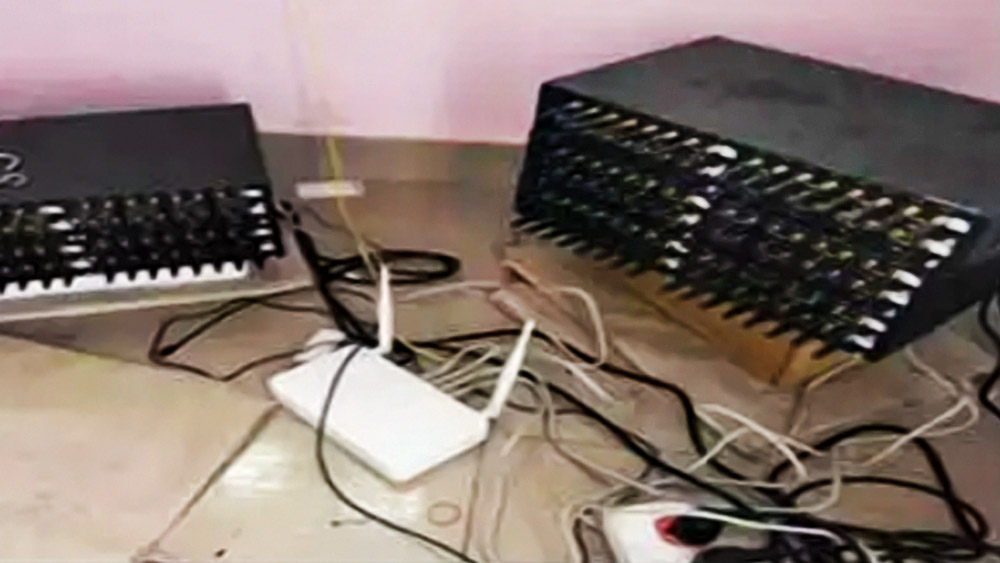 তদন্তে উঠে এসেছে, দেশের চোরাকারবারি এবং সন্ত্রাসবাদীরা যাতে নির্ঝঞ্ঝাটে তথ্য চালান করতে পারে, তাই বিদেশের সার্ভার কেনা হয়েছিল। বিএসএনএল সংস্থার অবসরপ্রাপ্ত প্রিন্সিপাল জেনারেল ম্যানেজার জি মুরলীধরন সংবাদ মাধ্যমে জানিয়েছেন, স্বাভাবিক আন্তর্জাতিক ফোনকল আদান-প্রদানের পদ্ধতিকে এড়িয়ে চলার জন্য অনৈতিক ভাবে এই ধরনের টেলিফোন এক্সচেঞ্জ ব্যবহার ক্রমবর্ধমান এবং এর ফলে সরকারের কোটি কোটি টাকার ক্ষতিও হচ্ছে।