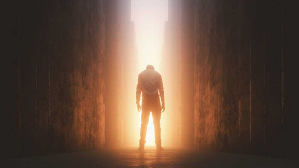 ঘটনার আগের রাতে অরুণের সঙ্গেই দীর্ঘ সময় ধরে কথাবার্তা বলেছিল শুভা। তার থেকে বয়সে ছোট অরুণ ছিল শুভার কলেজের আইনপড়ুয়া। 