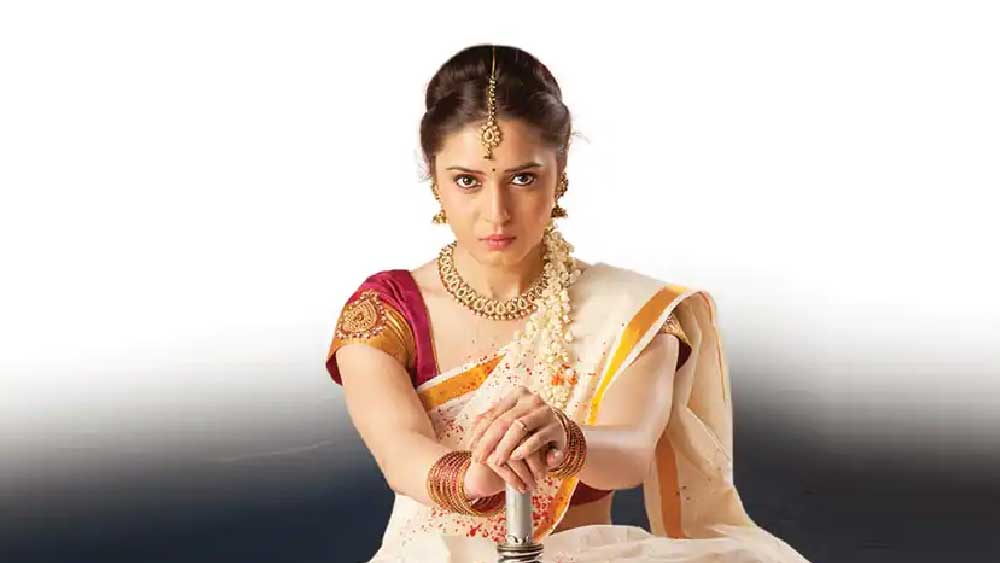 শুভার কাহিনি প্রকাশ্যে আসার বেশ কয়েক বছর পর তা দেখা গিয়েছিল সিনেমার পর্দায়। ২০১৫ সালে মুক্তি পাওয়া ‘রিং রোড শুভা’ নামে ওই কন্নড় সিনেমার পরিচালক ছিলেন প্রিয়া বেলিয়াপ্পা। যদিও প্রিয়ার দাবি, শুভার ঘটনার সঙ্গে এই সিনেমার কোনও সম্পর্ক নেই। তবে ‘রিং রোড শুভা’ দেখার পর উল্টোটাই মনে হয়েছিল দর্শকদের!