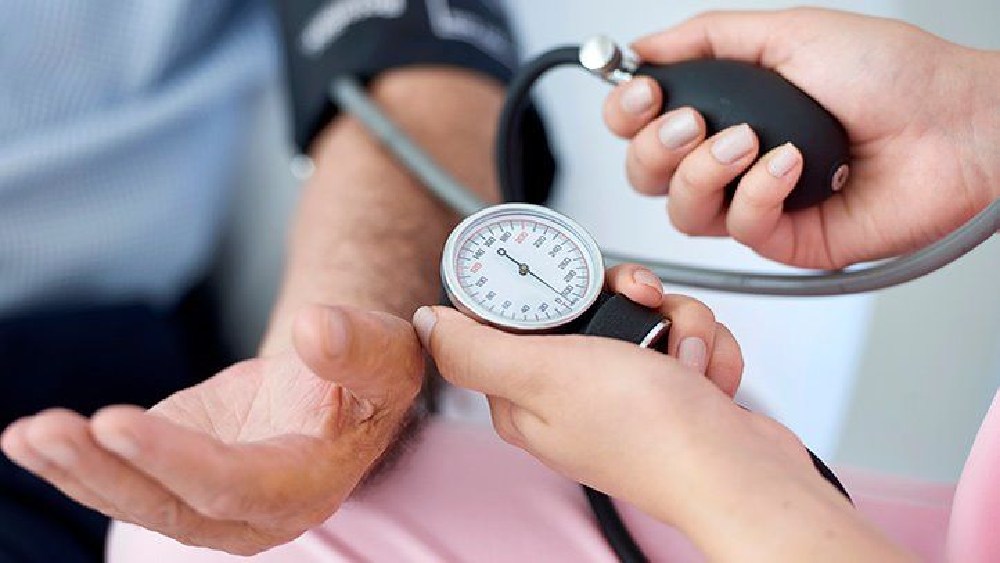Blood Pressure | High blood pressure symptoms and warning on your eyes dgtl  - Anandabazar