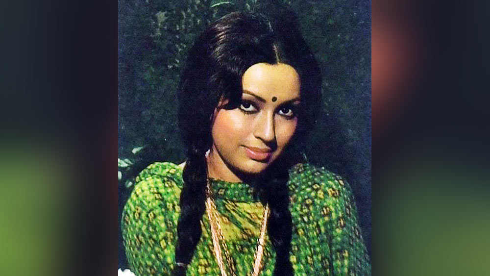 নবীনের সঙ্গে সম্পর্কে থাকাকালীনই পদ্মিনী সম্পর্কে জড়িয়ে পড়েন পরিচালক প্রকাশ মেহরার সঙ্গে। এর পর অভিনেত্রী নিজেই নবীনের সঙ্গে সম্পর্কে ইতি টানেন।