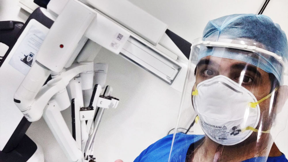 গ্রামীণ এলাকায় চিকিৎসাব্যবস্থা উন্নত করতে তিনি নিজে থেকেই নানা যন্ত্রপাতি তৈরি করেছেন।