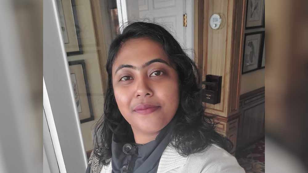 গরুপাচার তদন্তে ইতিমধ্যেই সিবিআই হেফাজতে অনুব্রত মণ্ডল। বাবা কাছে নেই। এই পরিস্থিতিতেই বিতর্কে জড়িয়ে অনেকটাই একা সুকন্যা।