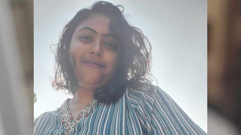 দু’বছর আগে মাকে হারিয়েছেন। ২০২০ সালের ২৪ জানুয়ারি মৃত্যু হয় মা ছবি মণ্ডলের। সেই থেকে বাবার সঙ্গে একাই থাকেন সুকন্যা। এখন বাবাও কাছে নেই।