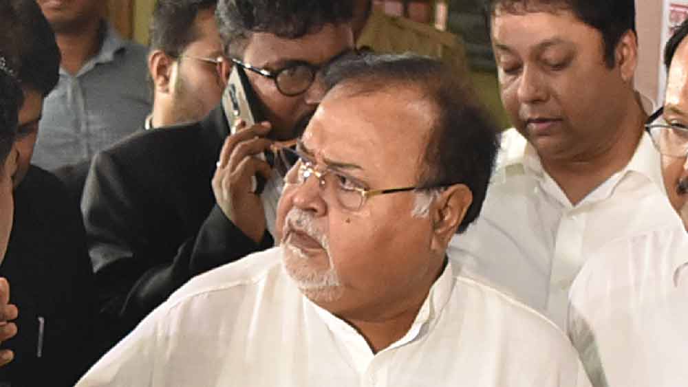 কেউ ছাড়া পাবে না, সময়ে&nbsp;সব কিছু প্রমাণ হবে, আদালতে ঢোকার মুখে বললেন পার্থ