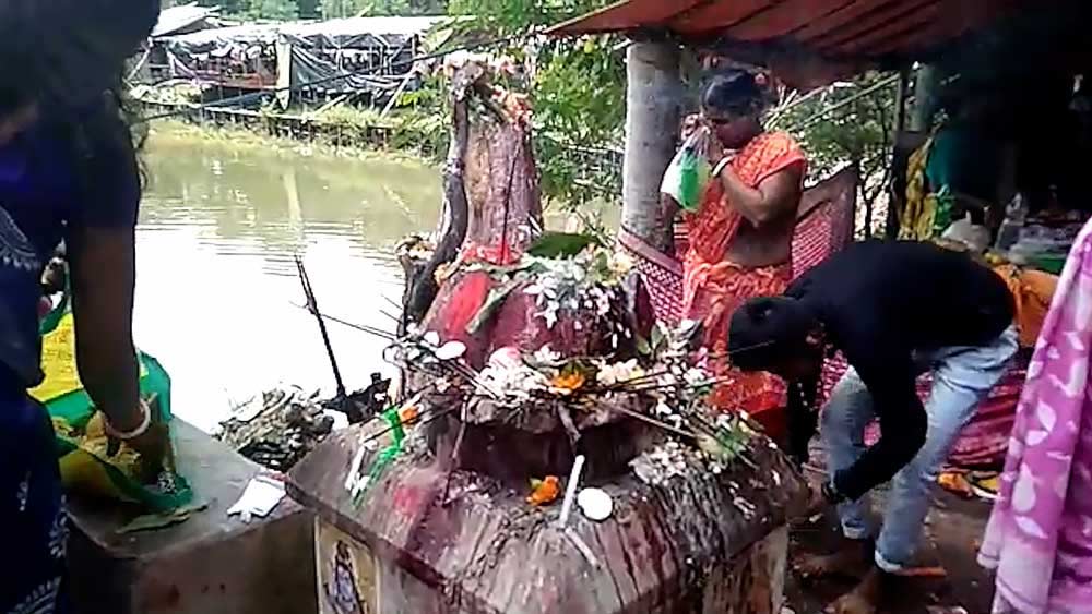 Manasa Puja of Khedaitla in Chakdah of Nadia fell in 319 years dgtld