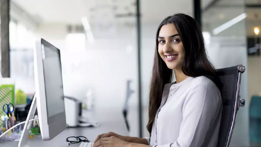 বিভিন্ন সংস্থা বেতনভুক কর্মচারীদের সামগ্রিক বেতন ১০ শতাংশ অবধি বৃদ্ধি করতে পারে বলেও রিপোর্টে উঠে এসেছে।