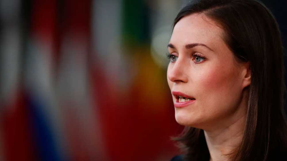 ভিডিয়ো প্রকাশ্যে আসতেই বিরোধী দলগুলির পাশাপাশি আমজনতারও সমালোচনার বিদ্ধ তিনি। বেশিরভাগ সমালোচকেরই দাবি প্রধানমন্ত্রী সুলভ ‘আচরণ’ মারিন করেননি। অনেকে আবার মারিনের মাদক পরীক্ষার দাবি তুলেছেন।