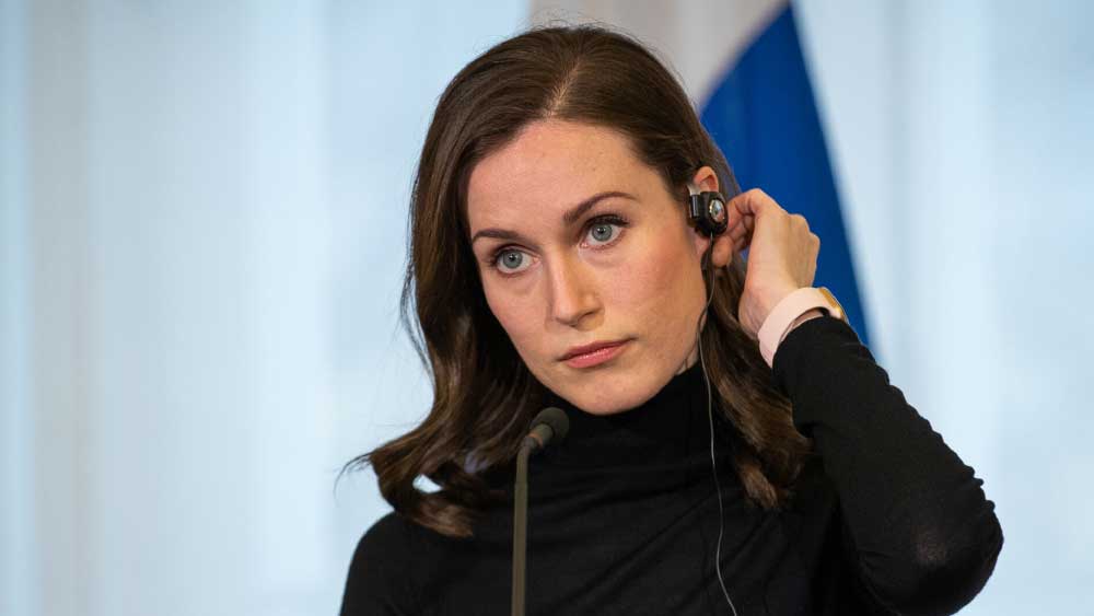 এই প্রথম নয়, অতীতে‌ও বহু বিতর্কে জড়িয়েছেন মারিন। গত বছরই কোভিড আবহে বন্ধুদের সঙ্গে ক্লাবে গিয়ে আমোদ করার জন্য তাঁকে ক্ষমা চাইতে হয়েছিল।