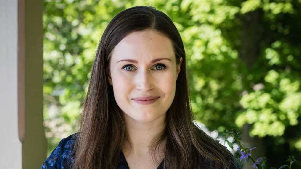 ২০১৫ সালে তিনি ফিনল্যান্ডের পার্লামেন্টের সাংসদ হন। ২০১৯ সালে দ্বিতীয় বার জিতে তিনি পরিবহণ ও যোগাযোগ মন্ত্রী হন। এর পর মাত্র ৩৪ বছর বয়সে তিনি পাঁচ জোটের নেতা হিসাবে ফিনল্যান্ডের প্রধানমন্ত্রী হন।