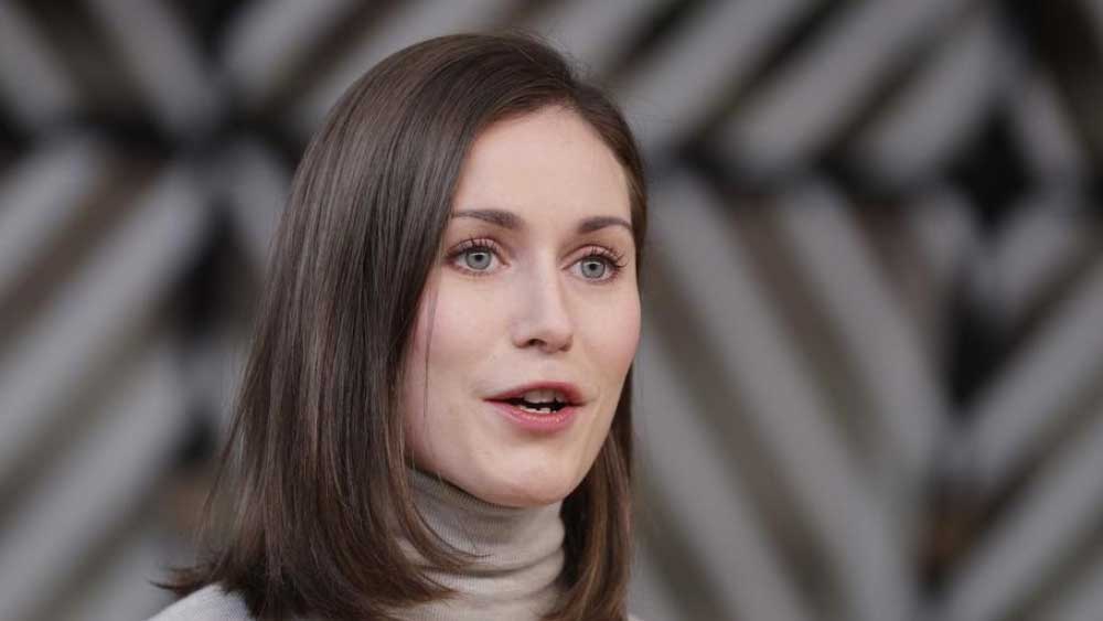 তাঁর পার্টি করা নিয়ে বিতর্কের পর সানা এক সাক্ষাৎকারে বলেছেন, ‘‘আমি পার্টিতে নাচ-গান করেছি। এটি কখনই আইন-বহির্ভূত কাজ নয়। আমি মদ্যপান করেছিলাম, কিন্তু অন্য কোনও ধরনের মাদক নিইনি। অন্য কেউ নিয়েছিলেন কি না, তা জানা নেই।’’