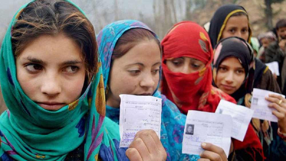 হৃদেশ জানিয়েছেন, জম্মু-কাশ্মীরে বসবাসকারী ভিন্‌ রাজ্যের মানুষও বিধানসভা নির্বাচনে ভোটাধিকার পাবেন। 