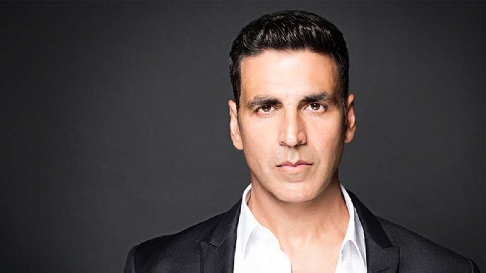 তিন খানের ক্যারিশমা সত্ত্বেও বলিপাড়ায় যে কয়েক জন অভিনেতা নিজেদের সুপ্রতিষ্ঠিত করেছেন, তাঁদের মধ্যে অন্যতম অক্ষয় কুমার। 